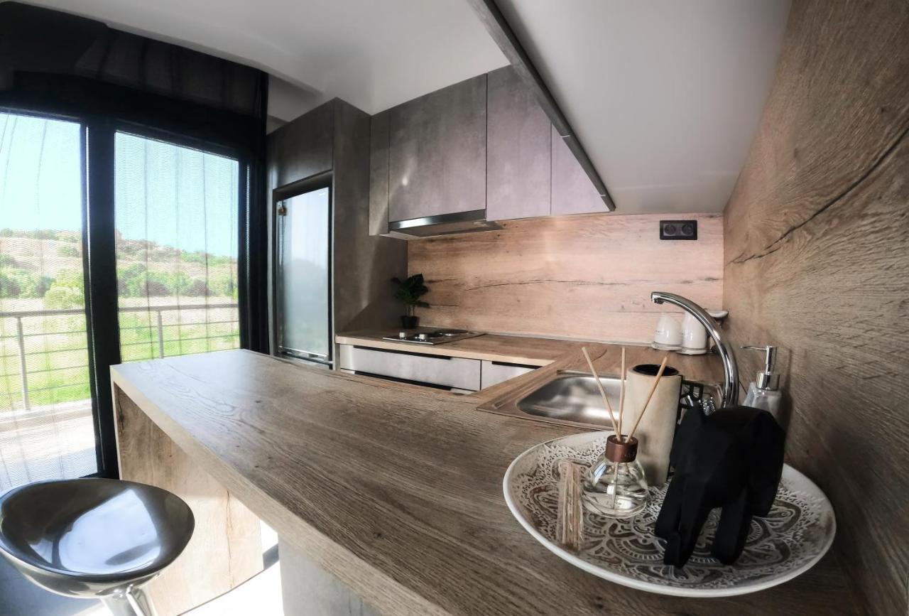 Berries Luxury Apartments Néa Moudaniá Eksteriør bilde