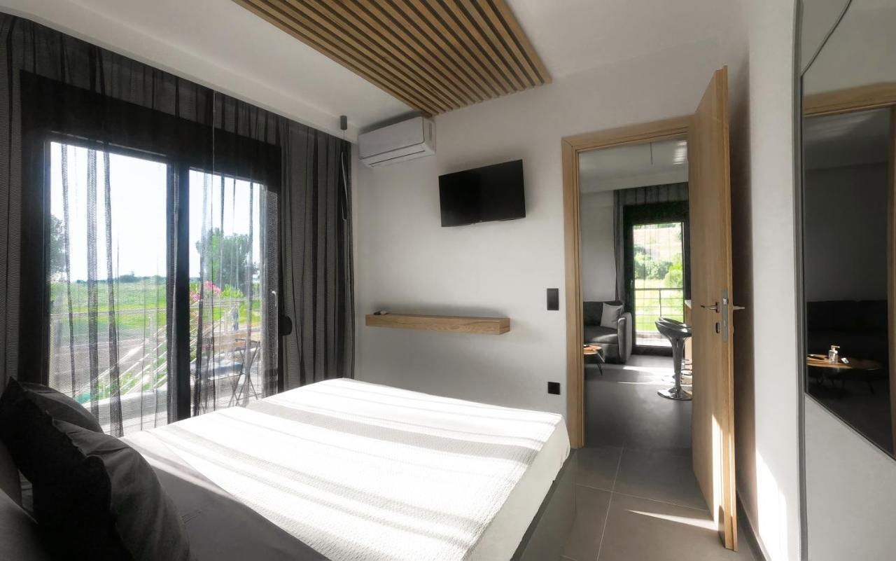 Berries Luxury Apartments Néa Moudaniá Eksteriør bilde